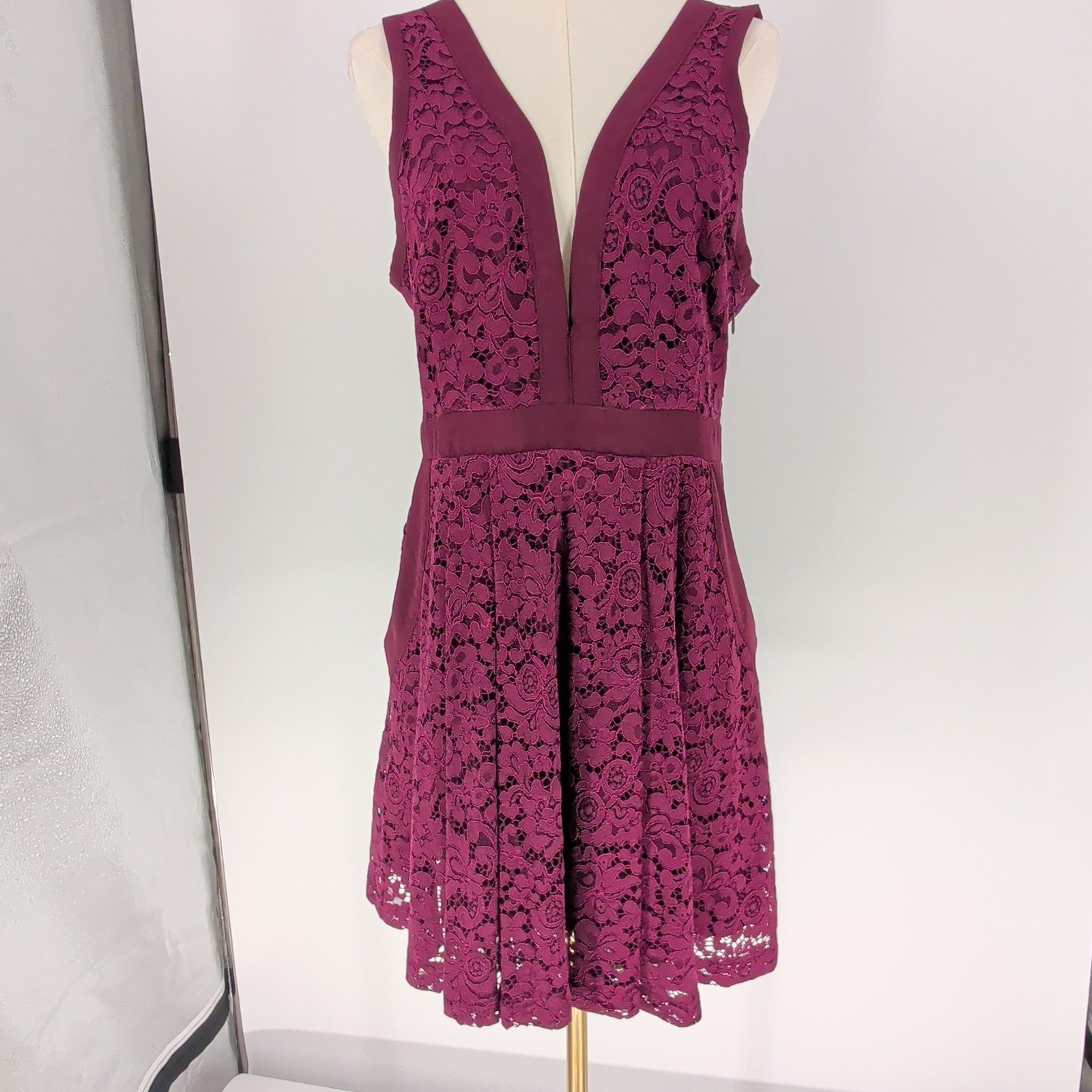 Free People M Burgundy Lace Mini Dress Plunge V Neck Open Back Boho
