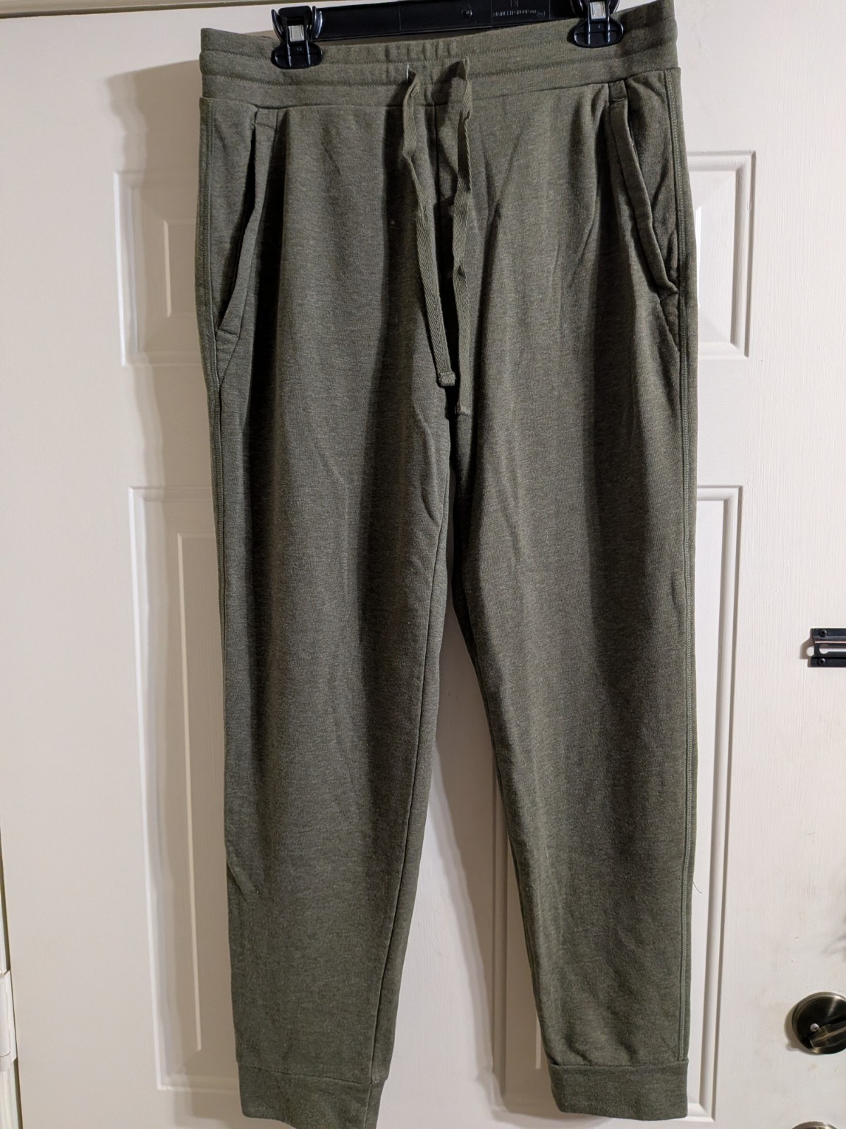 32 Degrees “Heat” Men’s Training Joggers Sz. Medium Olive Green Zipper Pockets