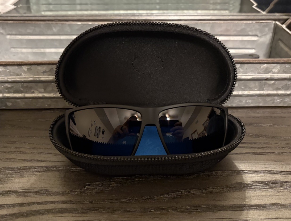 Costa Rincon Polarized Sunglasses Matte Black Gray 580P w/Original Case