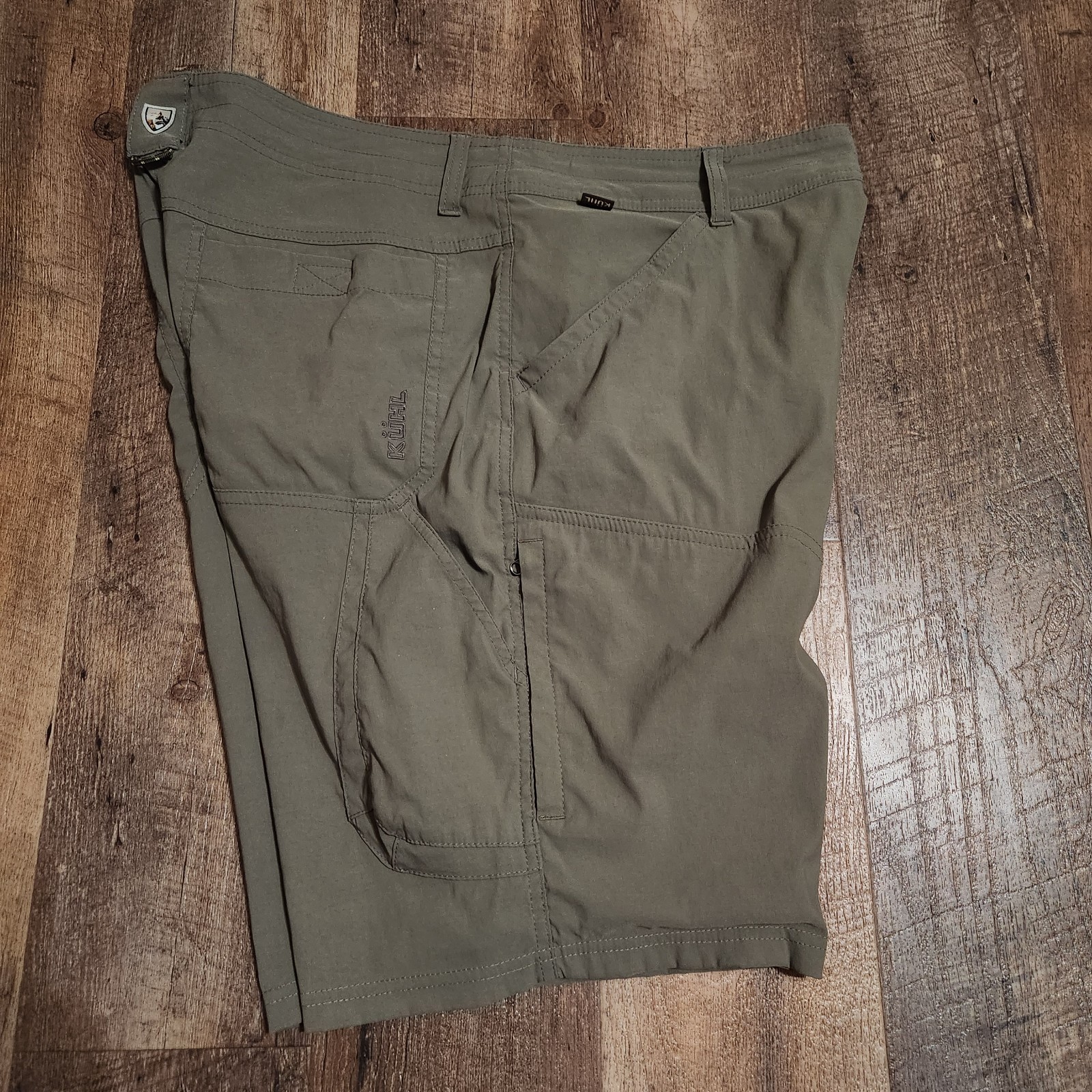 Kuhl Renegade 10in Shorts Size 35 Khaki Water Resistant Quick Dry 8 Pockets 5121