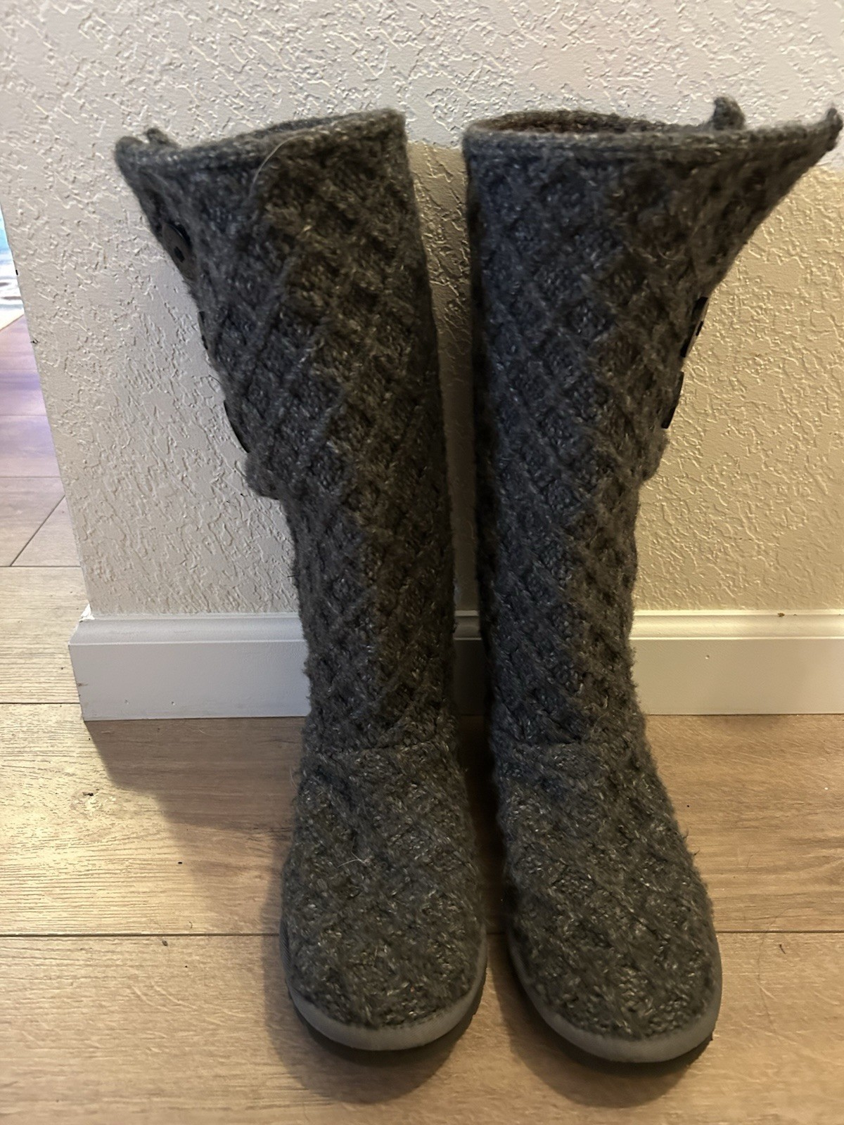 UGG Lattice Cardy 3066 Women’s Gray Knit Button Knee High Boots Size 7