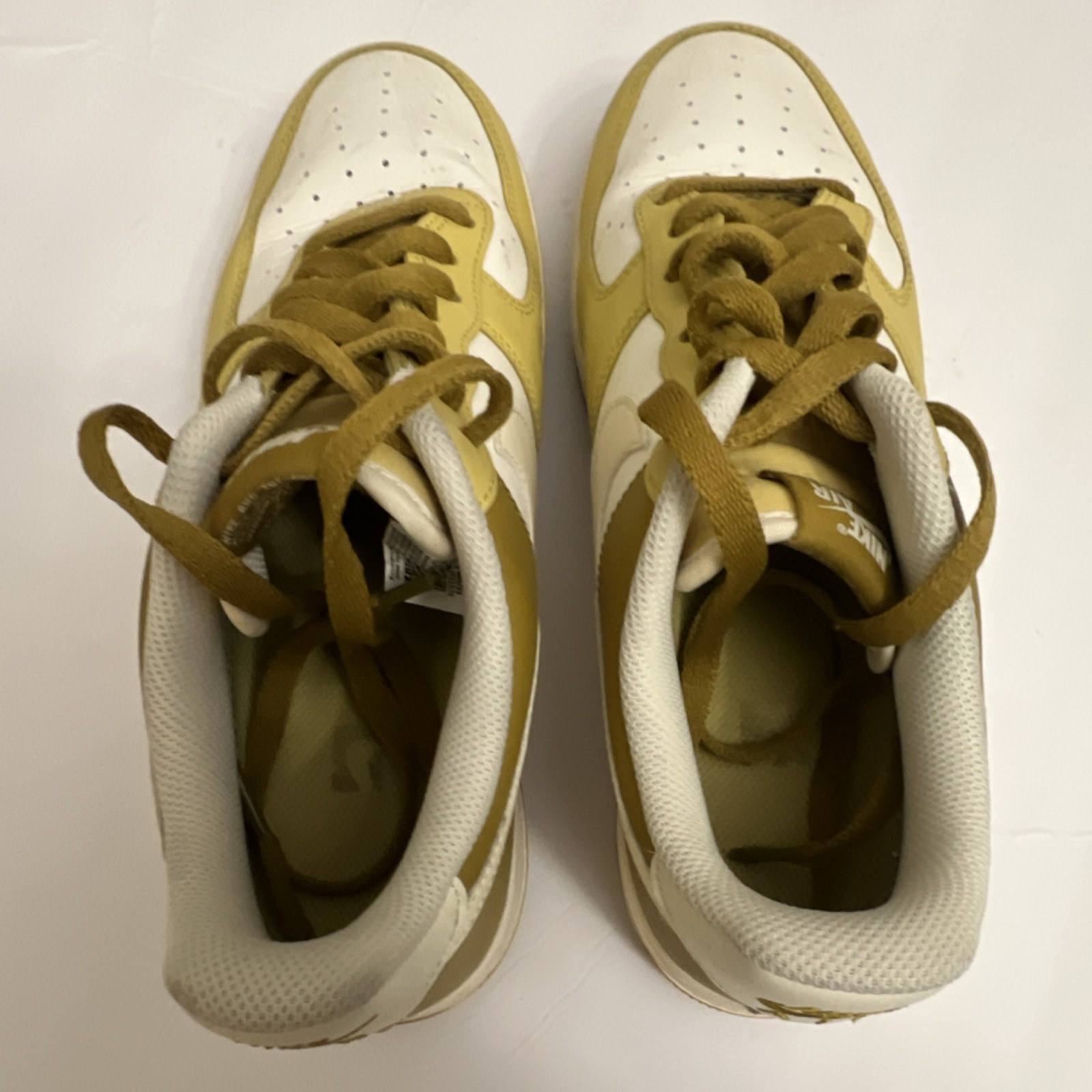 Nike Air Force 1 Men’s Low Top Athletic Sneakers White Olive Colorblock Lace Up