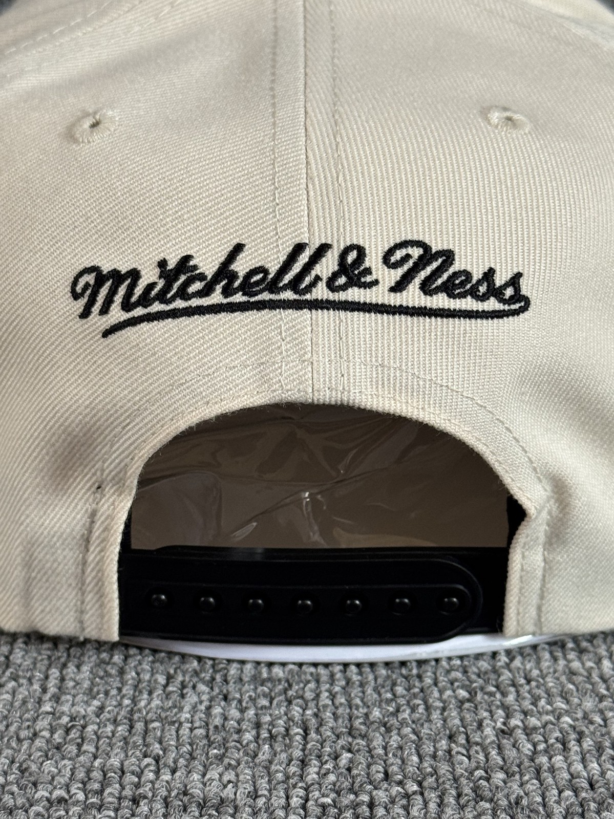 Mitchell & Ness NY Rangers Retro Snapback Hat Cream Black NHL