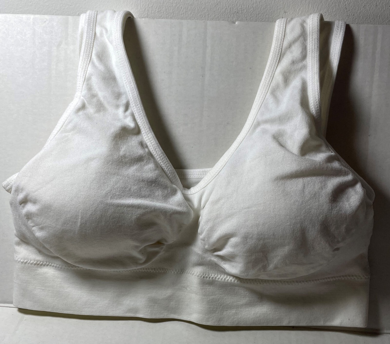 Genie Style Bra XL-1X White Nylon Spandex Removable Pad Shape wear Seamless Bra