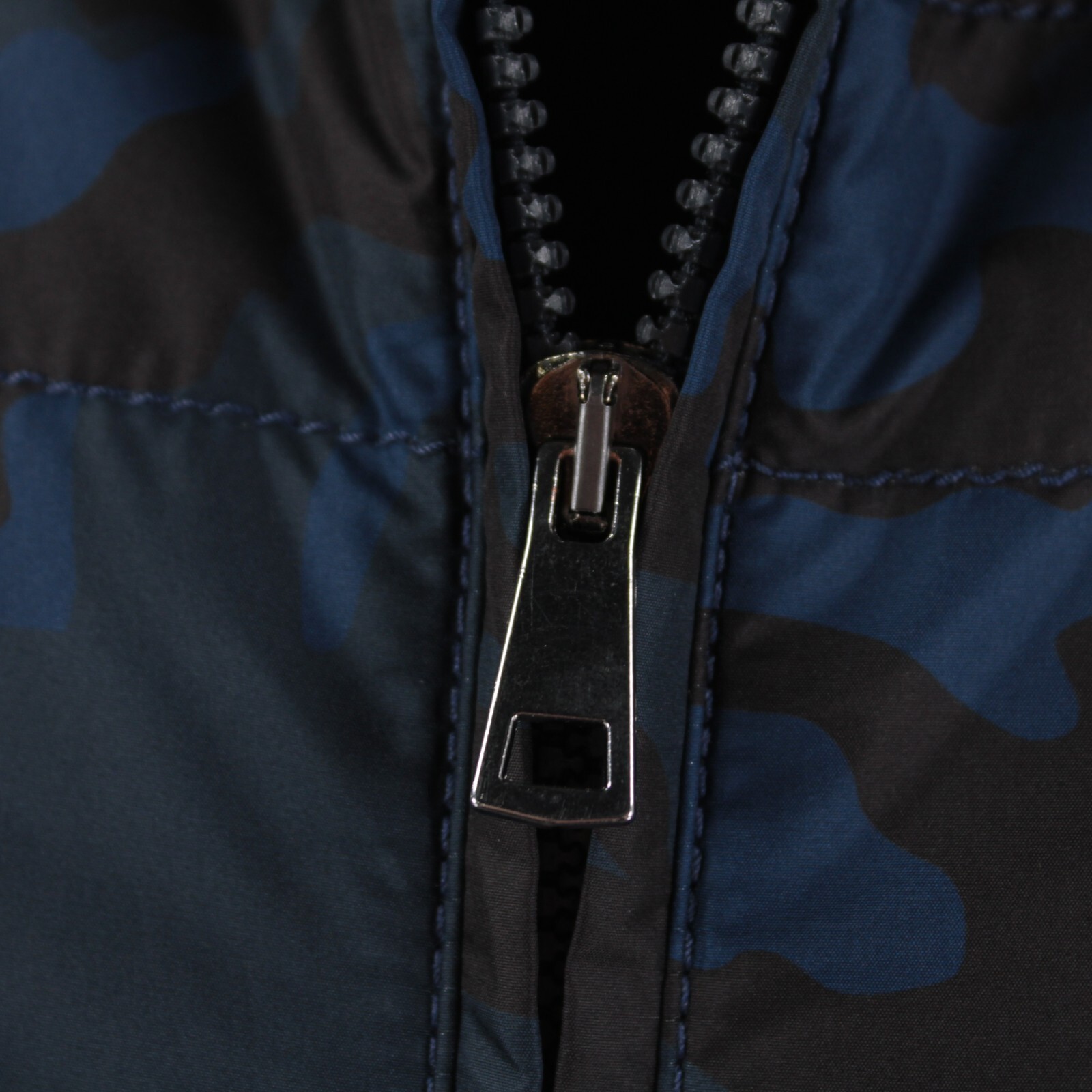 Waterville NWOT Zak 100% Polyester Hooded Vest Size 48 (S US) In Blue Camo