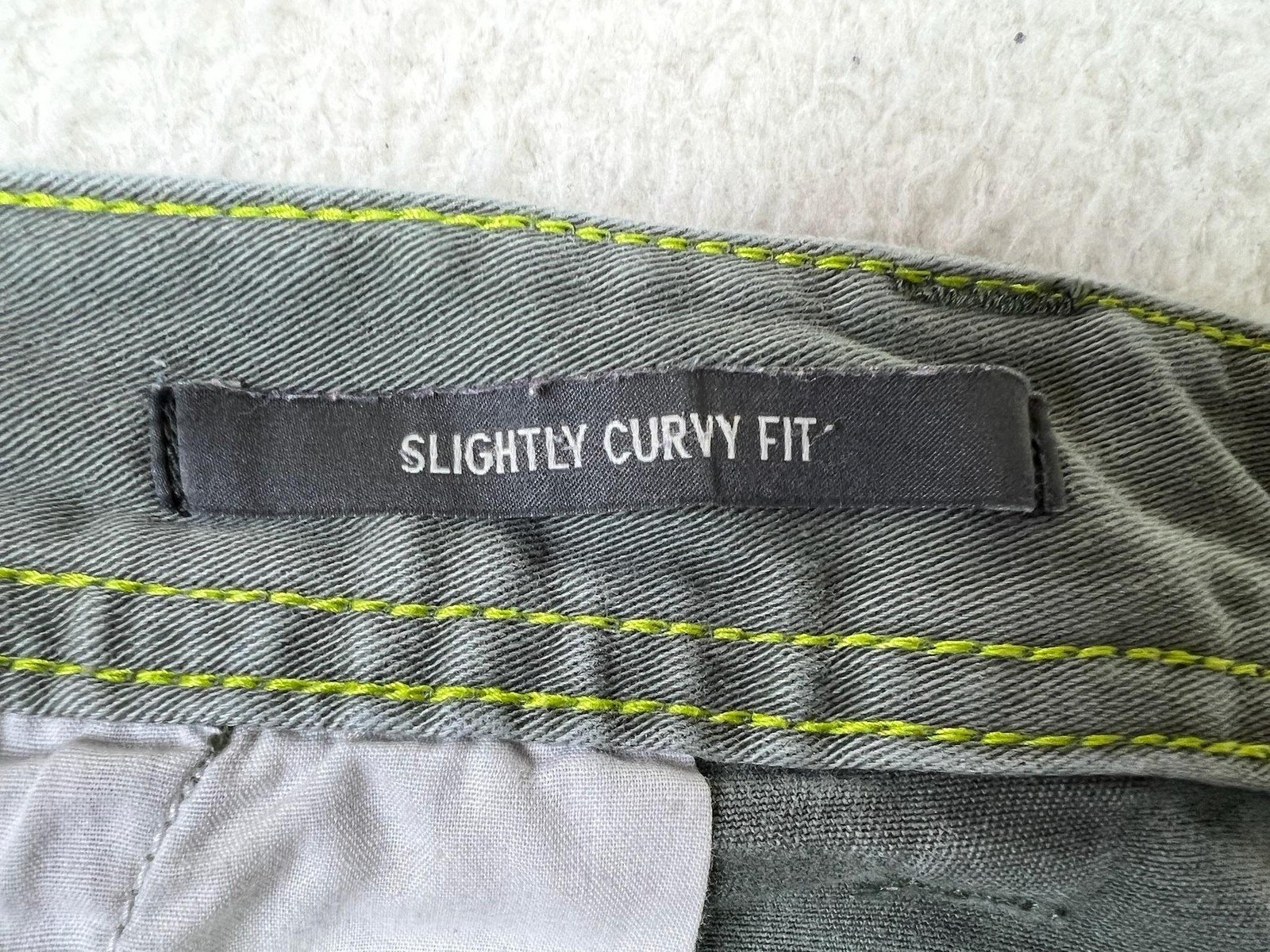 Eddie Bauer Shorts Womens 14 Gray Chino Bermuda Slightly Curvy Stretch Casual