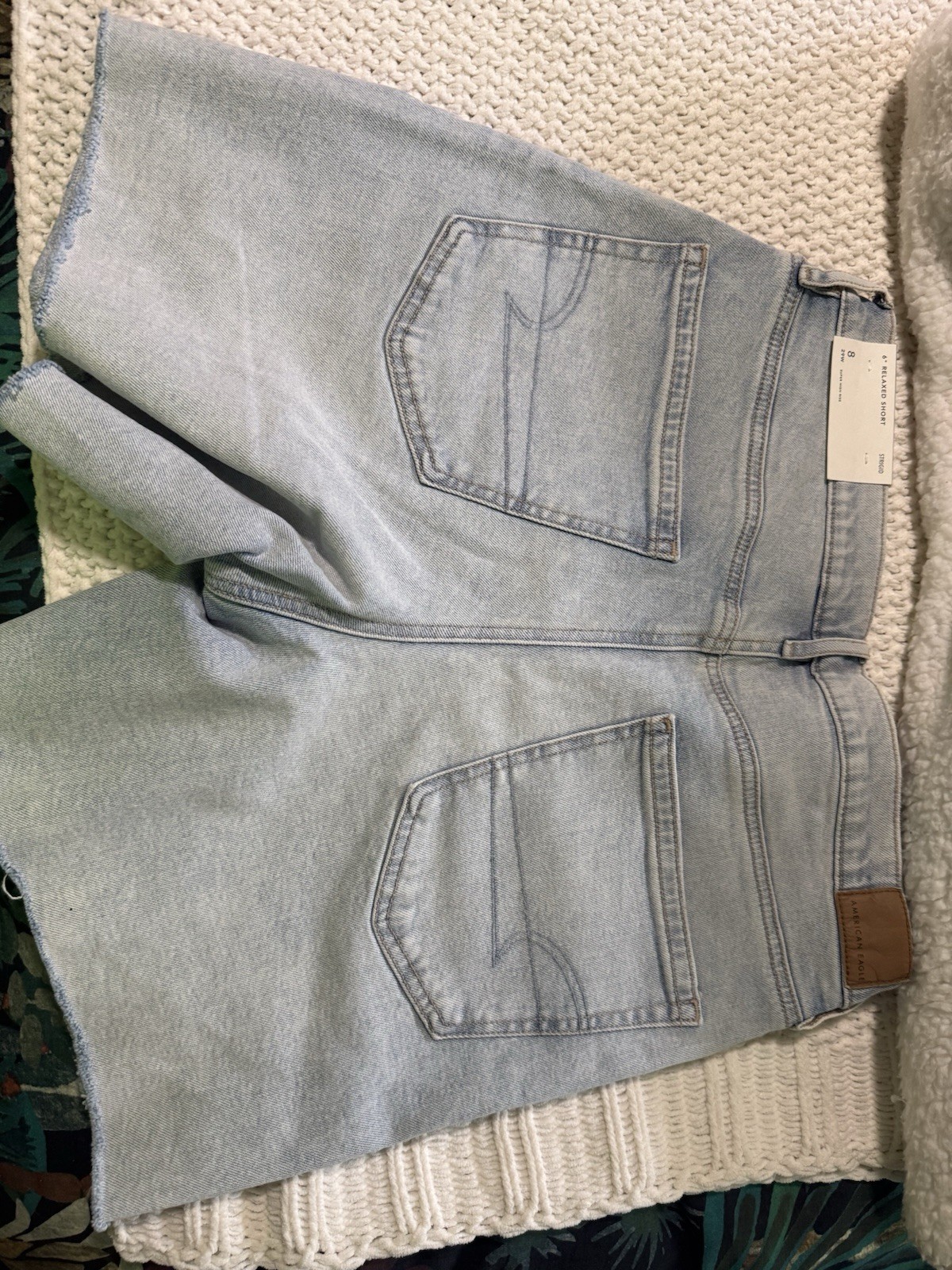American Eagle 6″ Relaxed Short High Rise Light Wash Denim Blue Womens 8 29W NWT