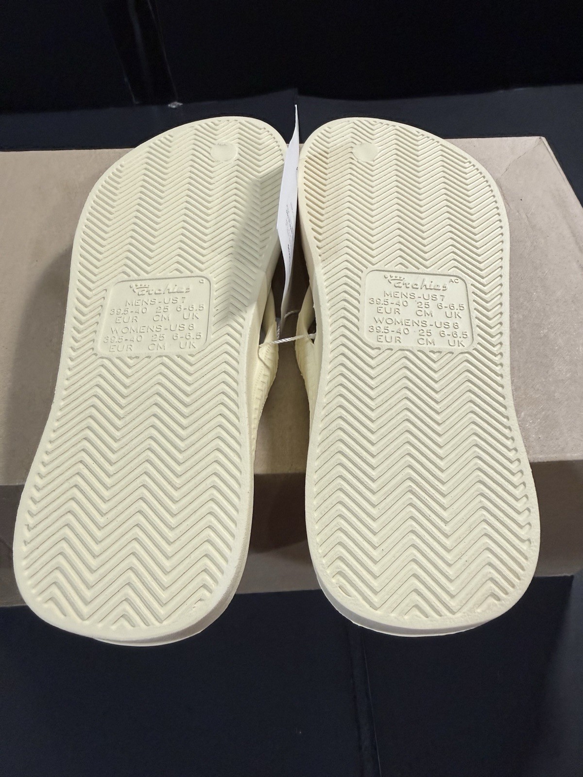 Archies Flip Flops Yellow Size M 7 W 8 NWOB