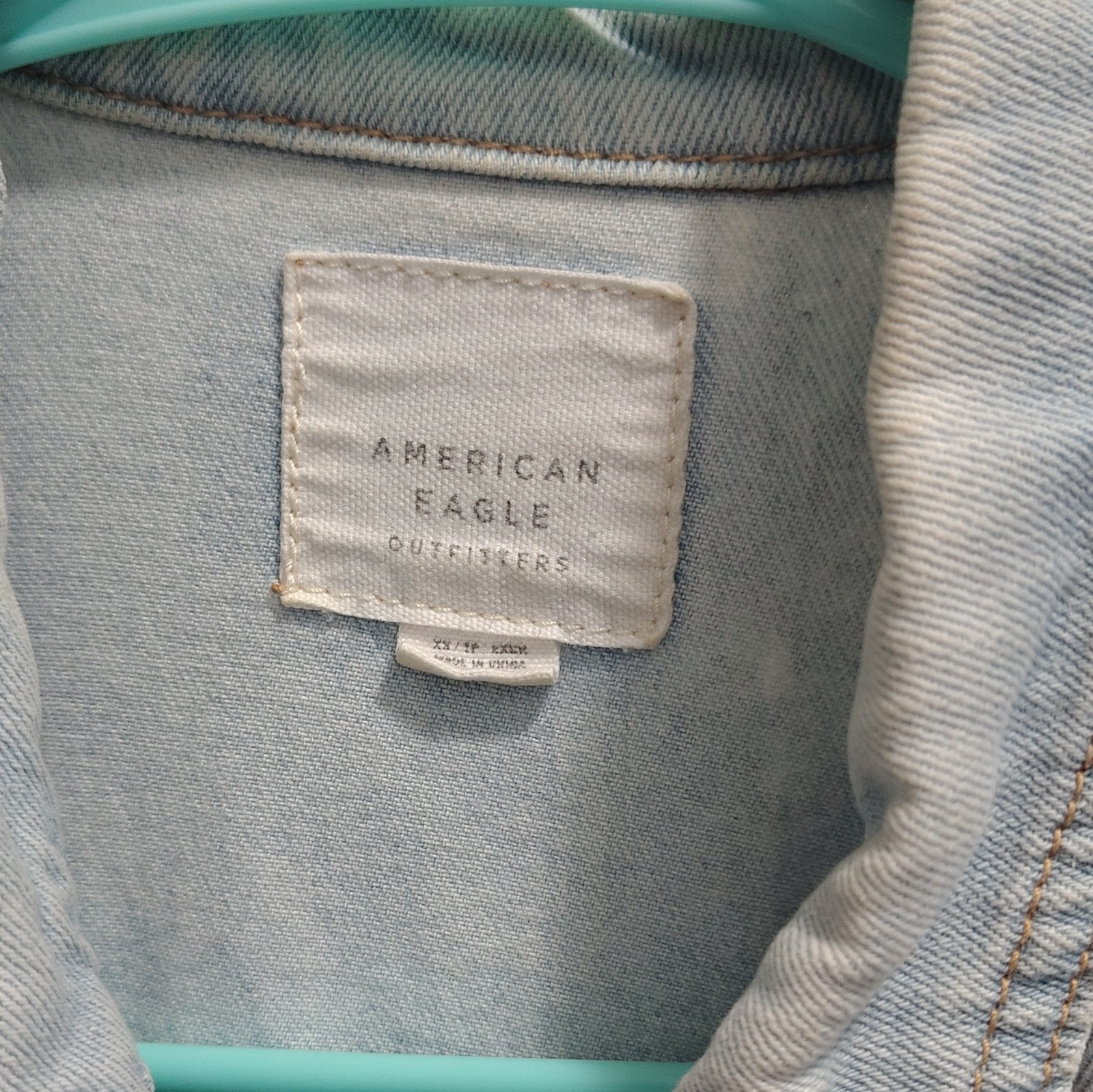 American Eagle Outfitters Men’s Light Wash Denim Jacket Button Front