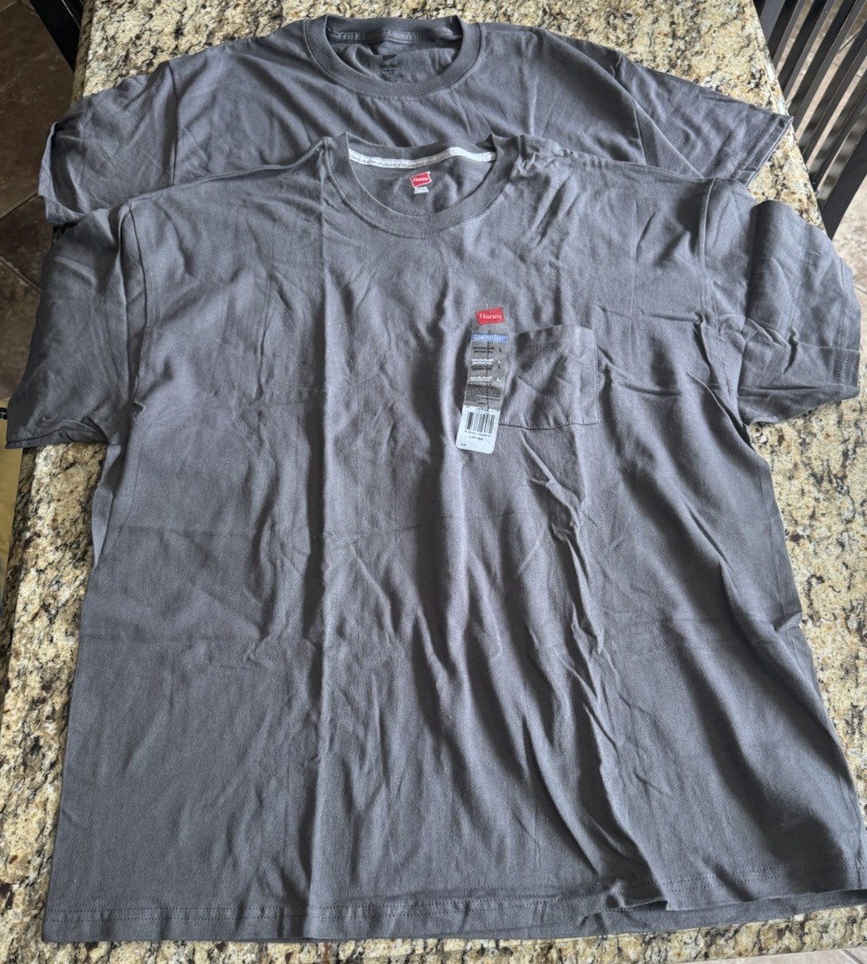 2 Hanes Men’s Pocket T-Shirt, Size L – Gray New Crewneck