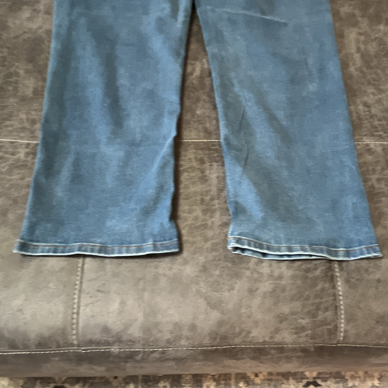 The Perfect Jean Men’s Athletic Fit Mid Rise Blue Faded Medium Wash Jeans