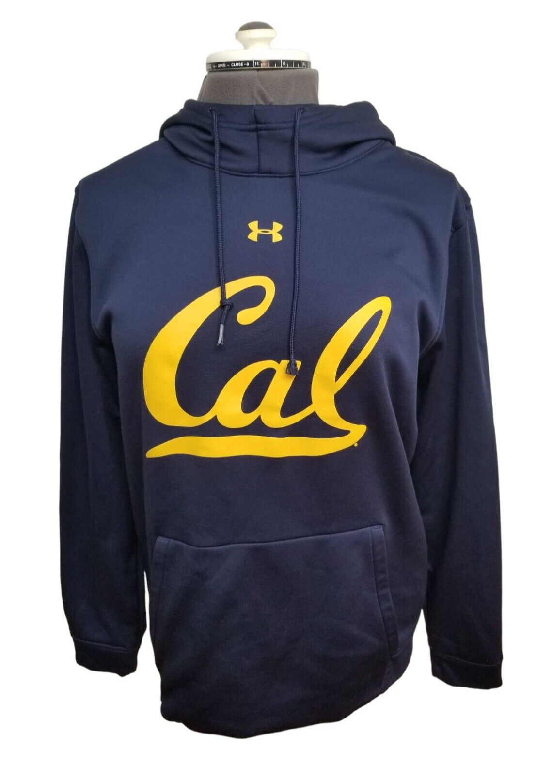 Under Armour Cal ColdGear Pullover Men’s Hoodie Size Large PIT TO PIT 24 IN