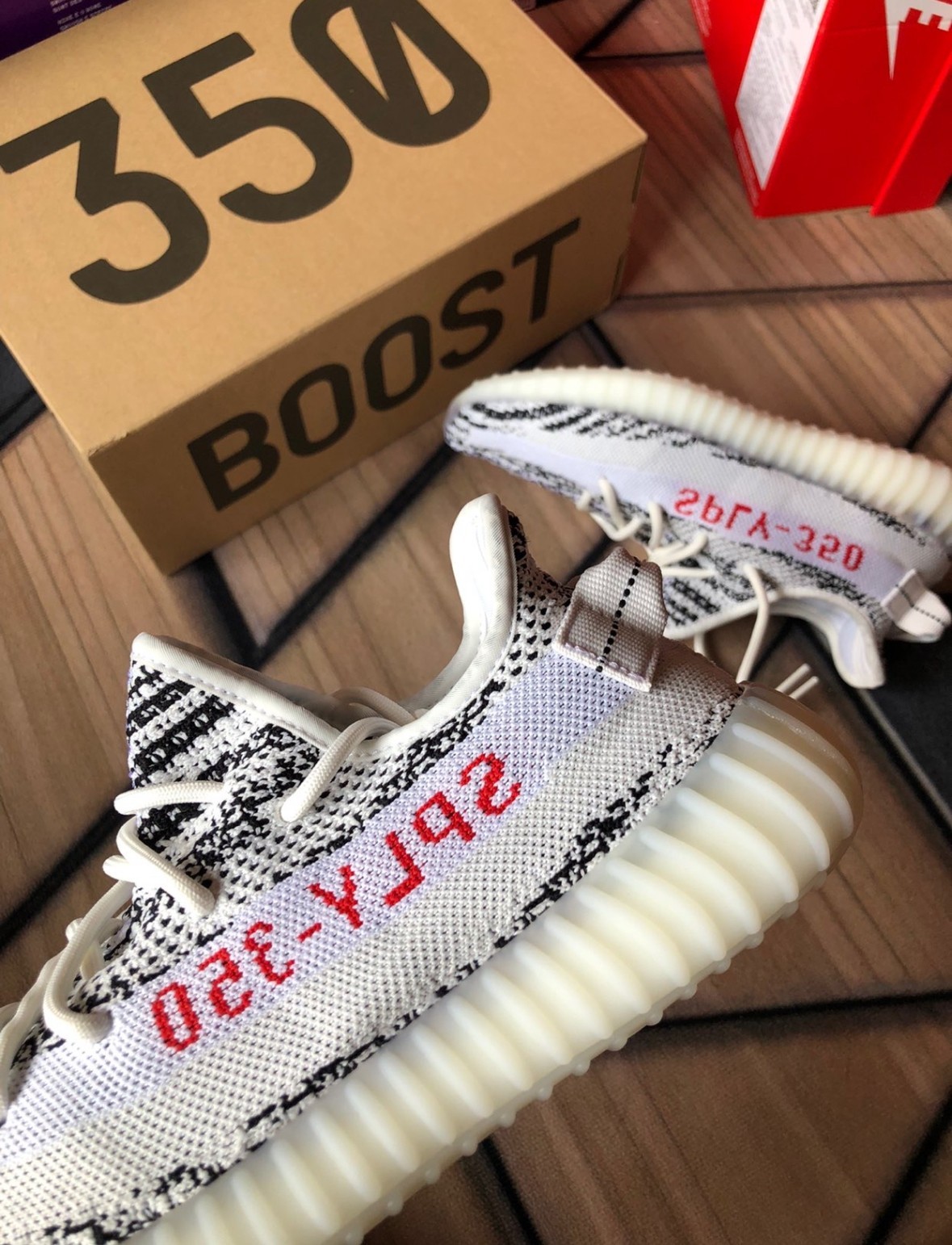 adidas Yeezy Boost 350 V2 Zebra sneaker CP9654 Men’s Size 7-10 (deadstock)