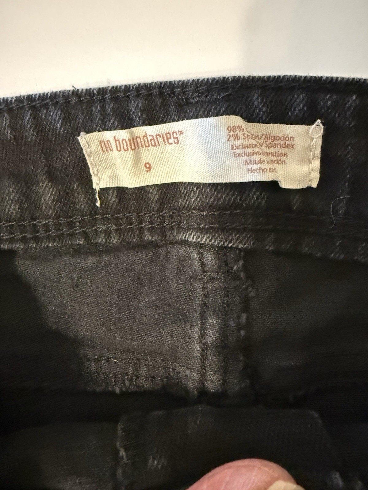 Vintage No Boundaries Women’s Jet Black Denim Shorts Lace Side Trim Size 9 Y2K