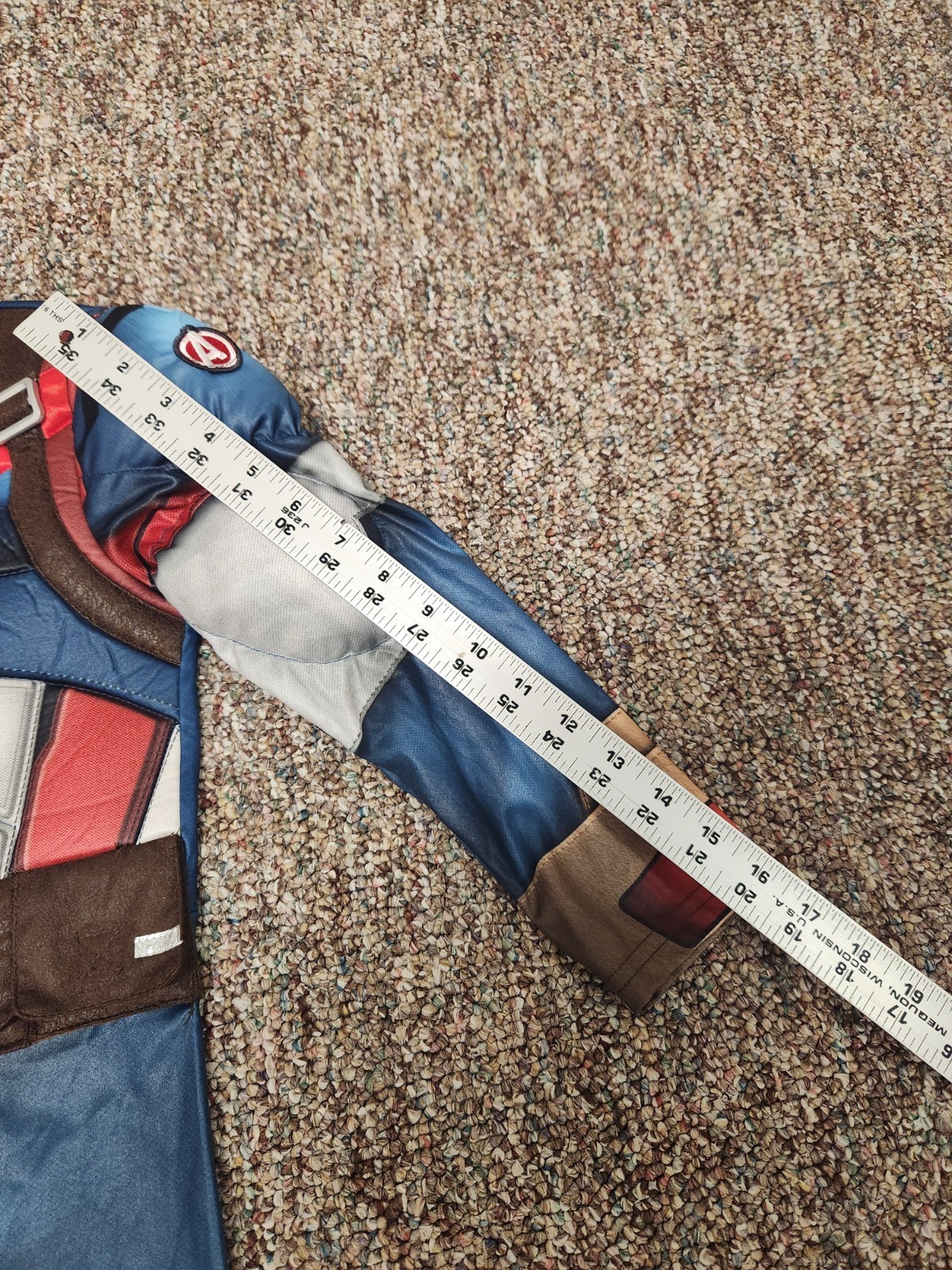 Authentic DISNEY Marvel Avengers Captain America Costume Size 5/6 Children