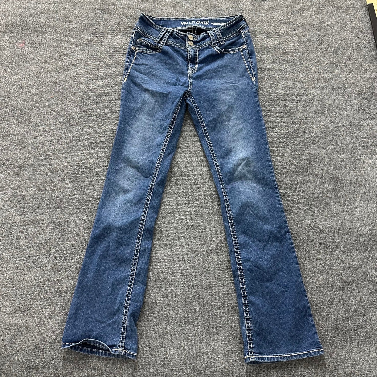 Wallflower Jeans Womens Size 7 REG Blue Viscose Luscious Curvy Bootcut Flap