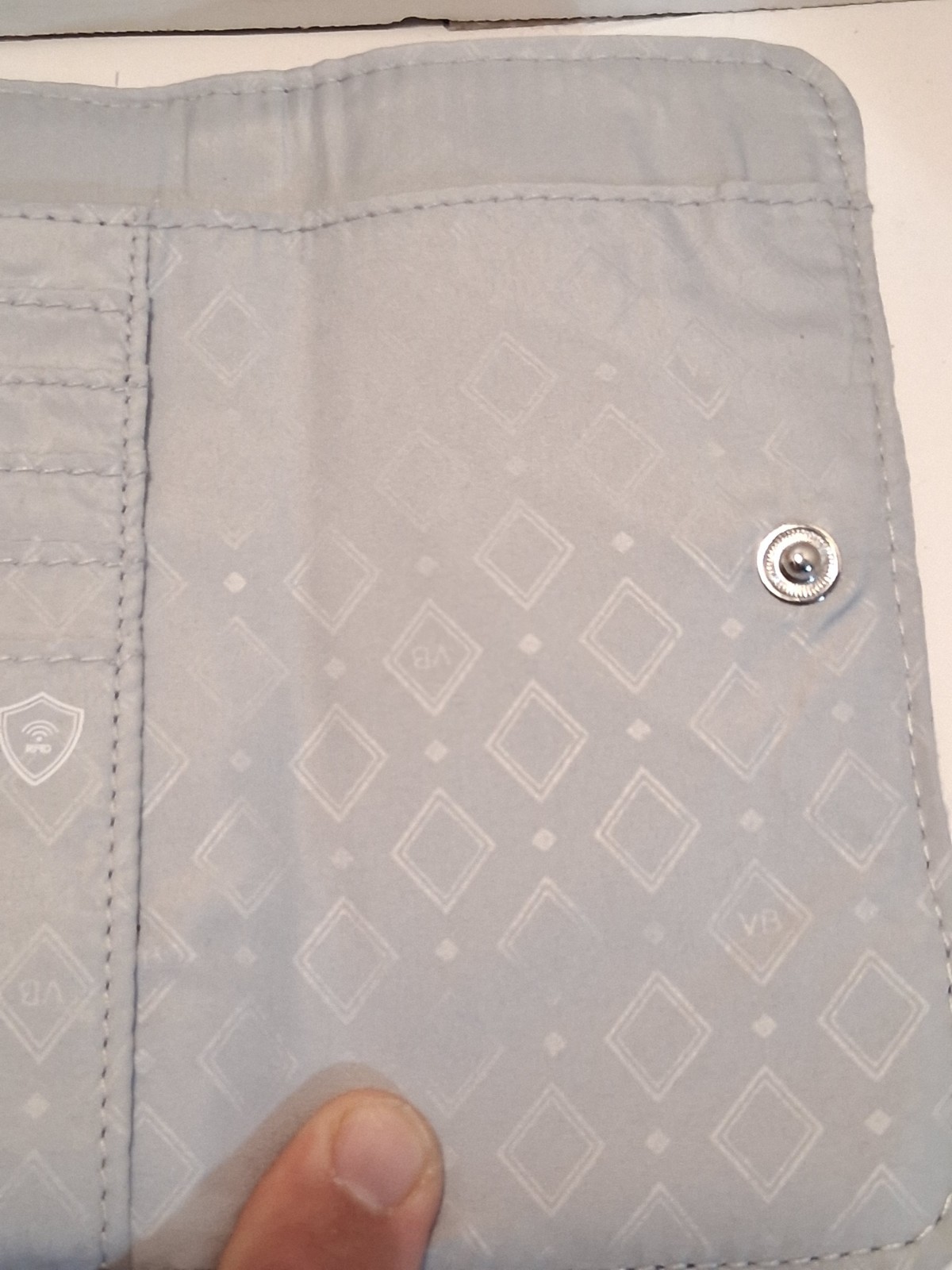 Vera Bradley RFID Smartphone Wristlet Wallet Dog Show Actual Picture Quilted