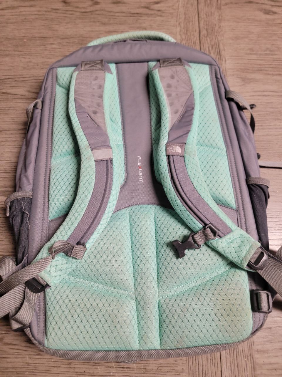 The North Face Recon Backpack School Work Hiking Padded Gray And Teal