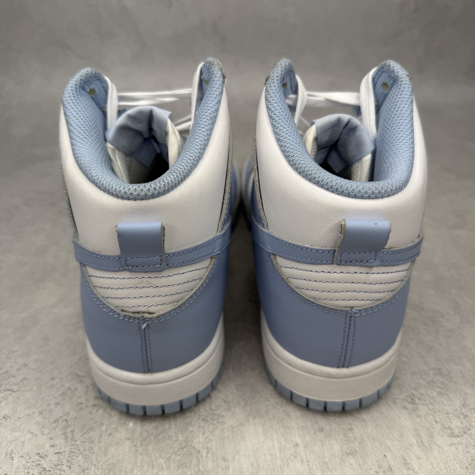 Nike Dunk High Aluminum (Women’s) pre-owned size 7.5W 6M/7.5W