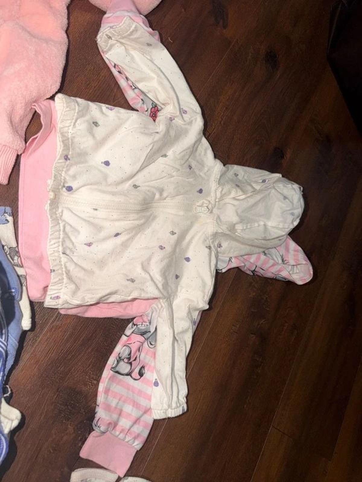 Huge 3-6 mo clothing lot, 40 pieces