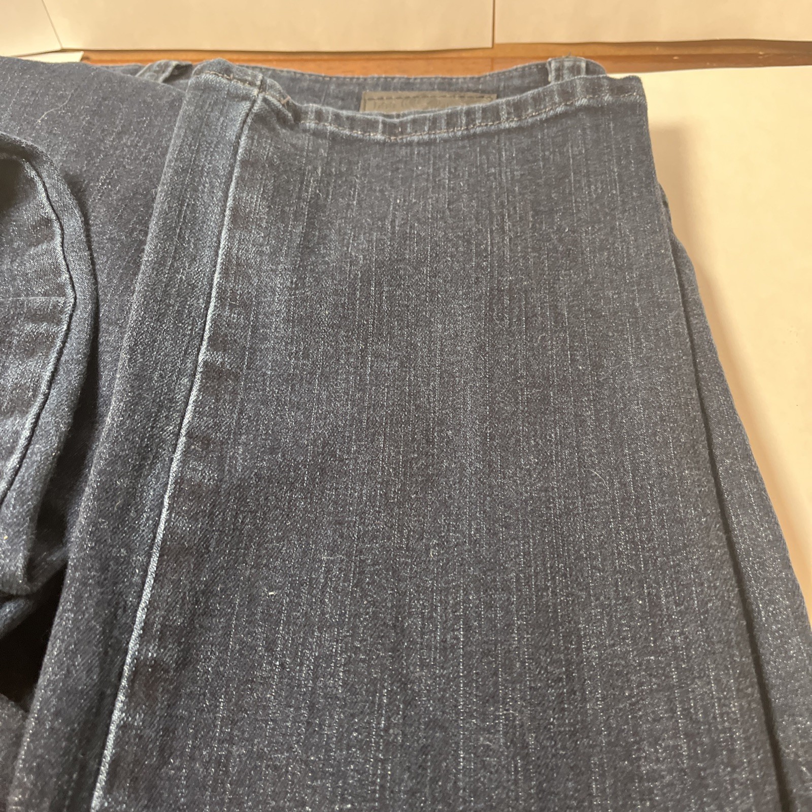 Lee Classic Fit Size 6 Medium Dark Wash No Rips Or Frays Great Condition