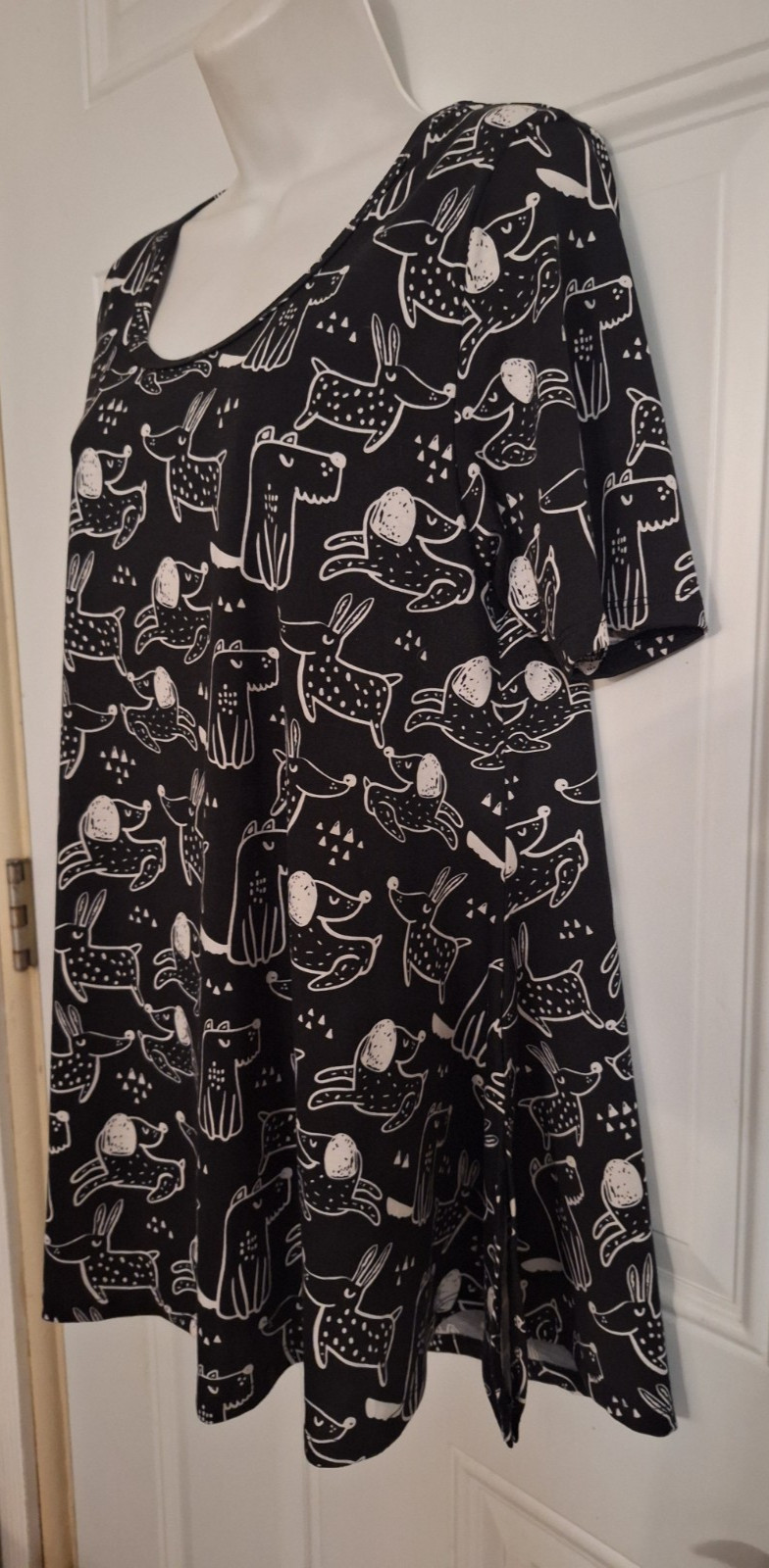 LuLaRoe Leah Black & White Swing Tunic Whimsical Animal Print Loose Fit Small