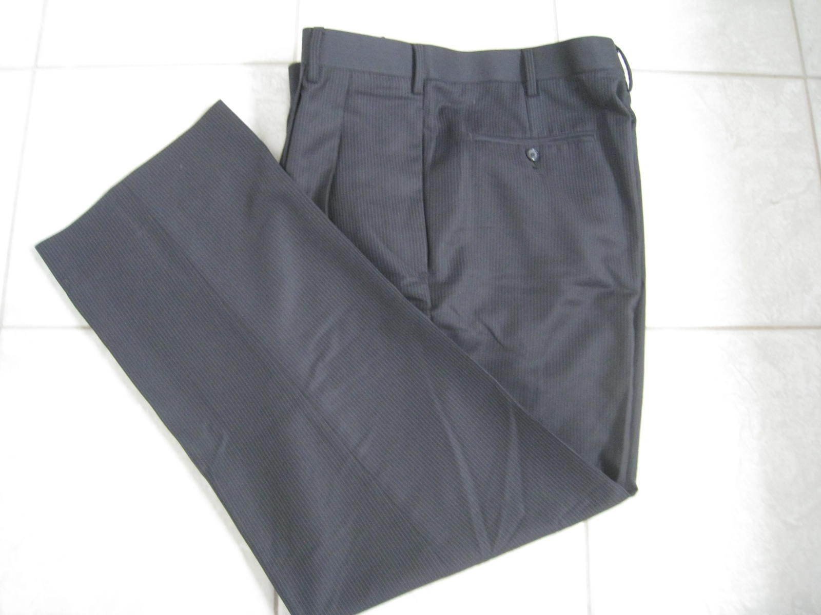 Merona Pleated Dress Pants Men’s Size 36X31 Black Striped