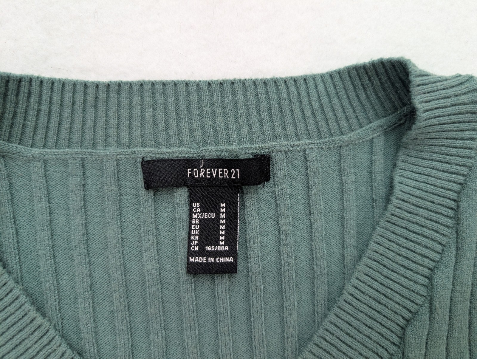 Forever 21 Women’s Sweater Size M Green Cropped Ribbed Pullover
