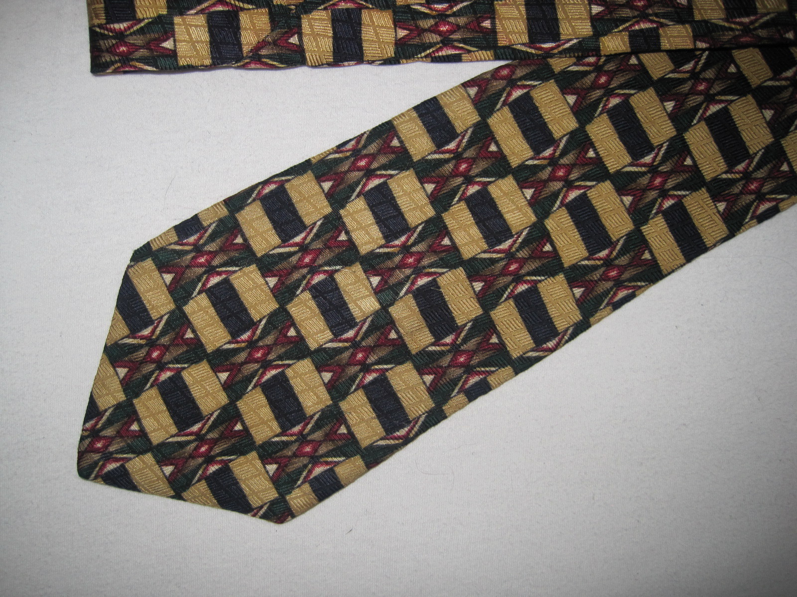 58 x 3.75 Yellow Black Green Red SILK Tie Necktie (1753)