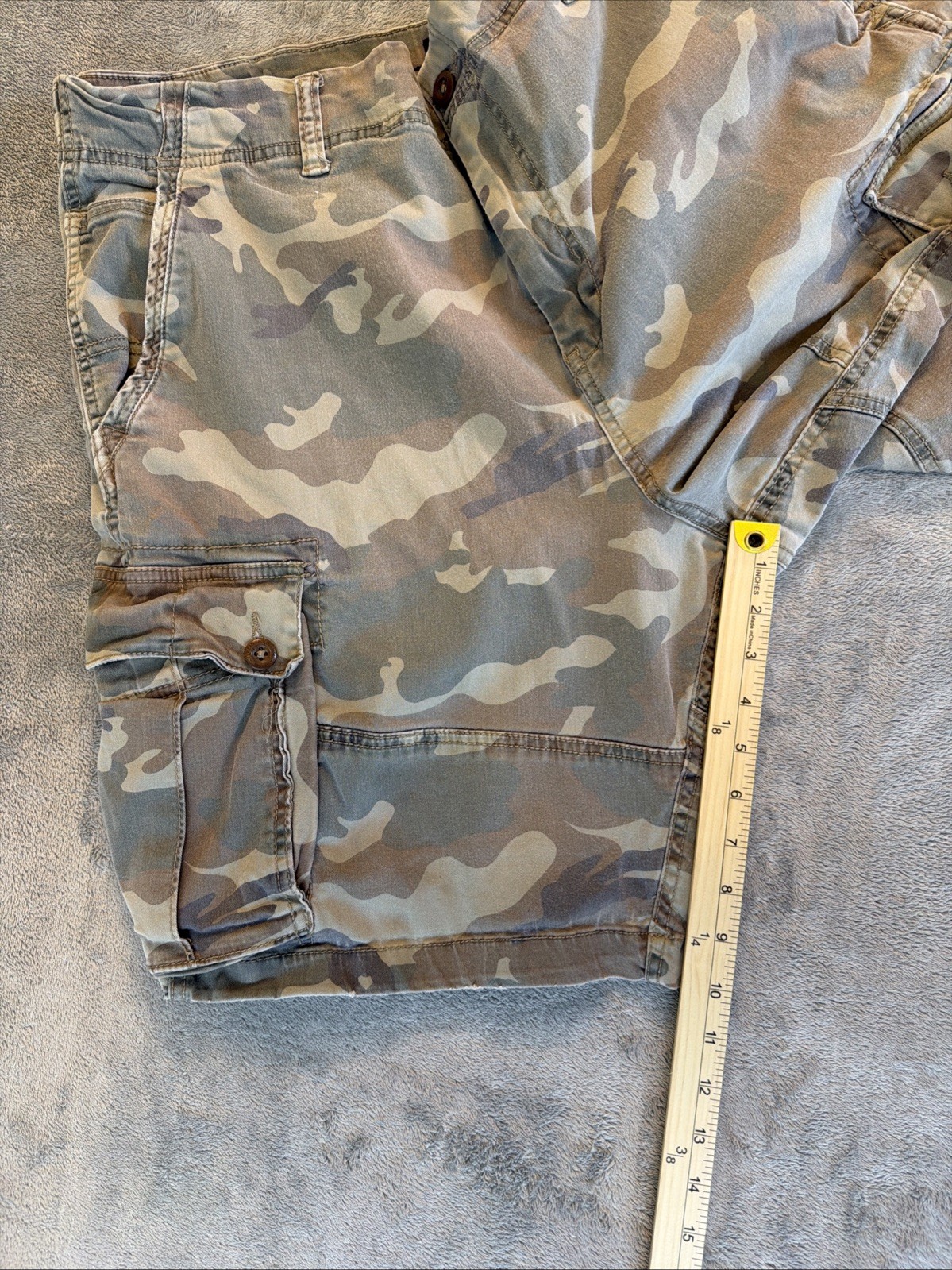 American Eagle Cargo shorts Men’s 42 Woodland Camo Next Level Flex Classic Y2K