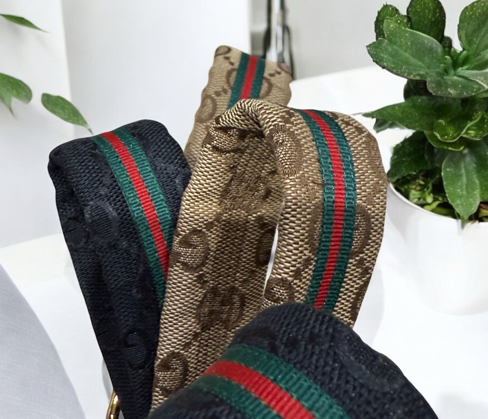GUCCI KEY FOB WRISTLET Keychain With Gold Hardware With Or Without Gold Bee