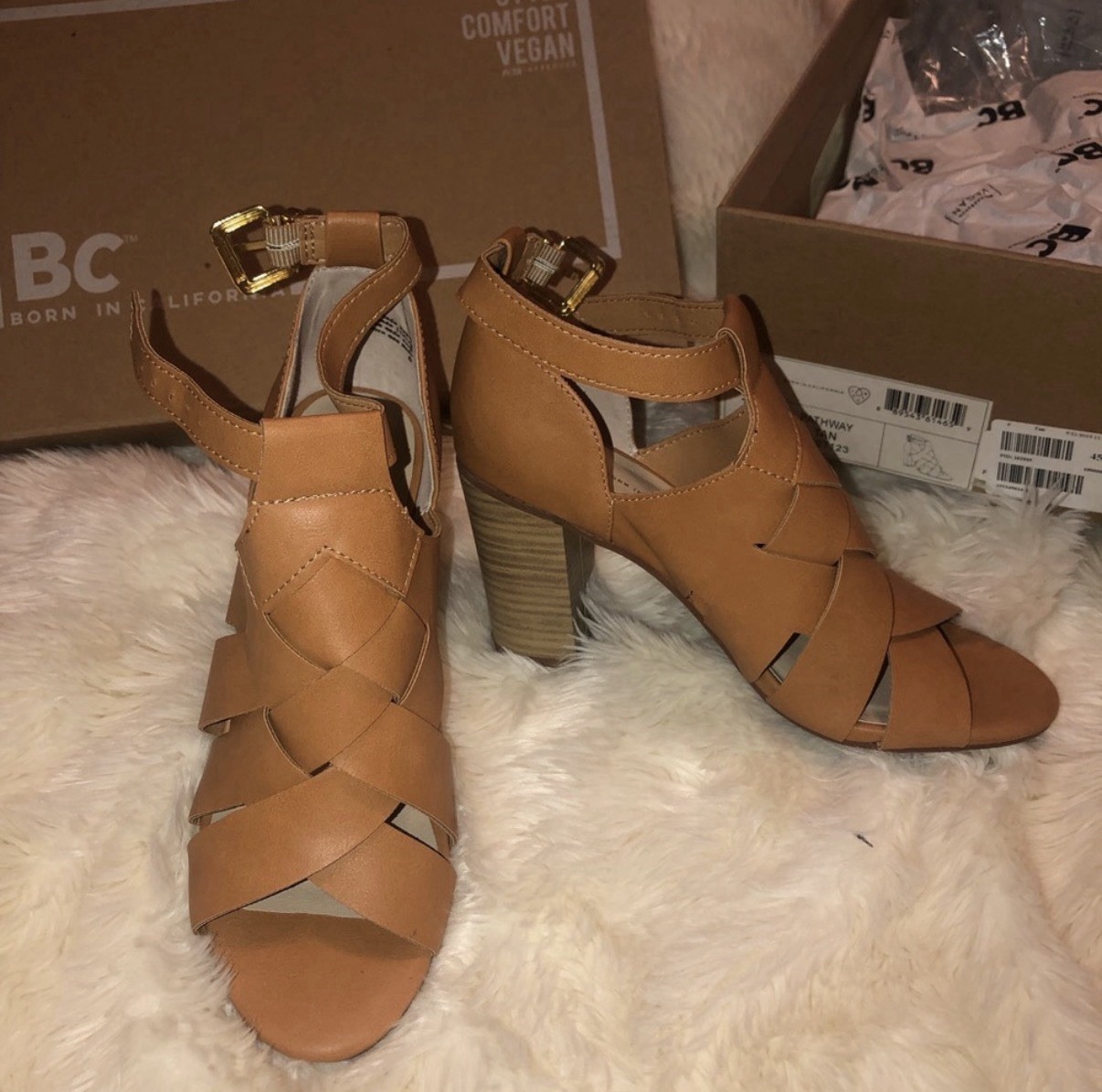 NWT – Born in California – Tan Summer Heels size 6