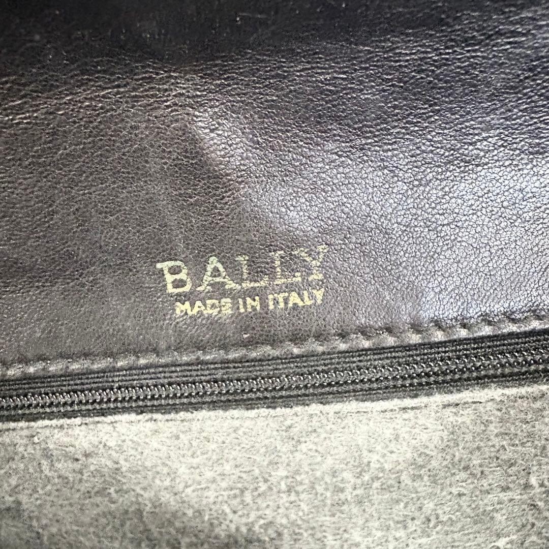 Bally Black Quilted Leather Chain Shoulder Bag Gold Hardware Flap Women