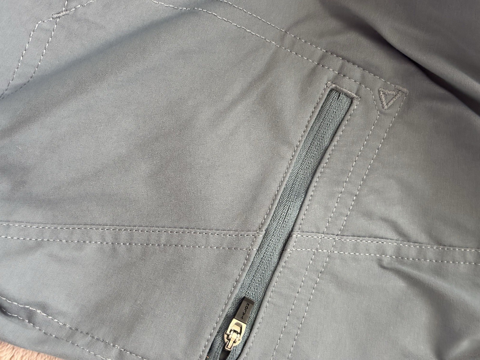 Eddie Bauer Men’s Gray Casual Pants 30W Regular Fit Straight Flat Front