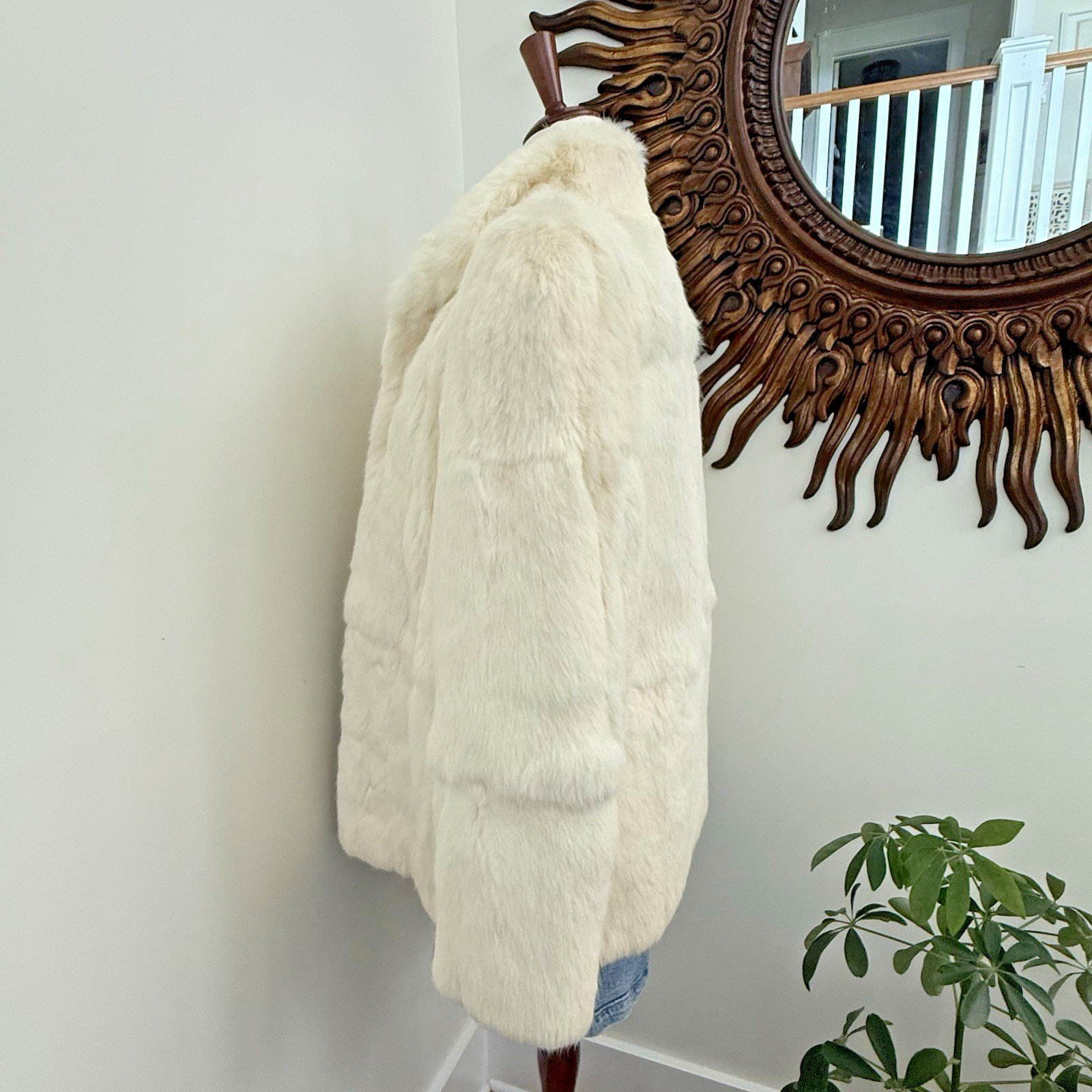 Women’s Ivory Short Cropped Rabbit Jacket XL Collared Long Sleeve Solid