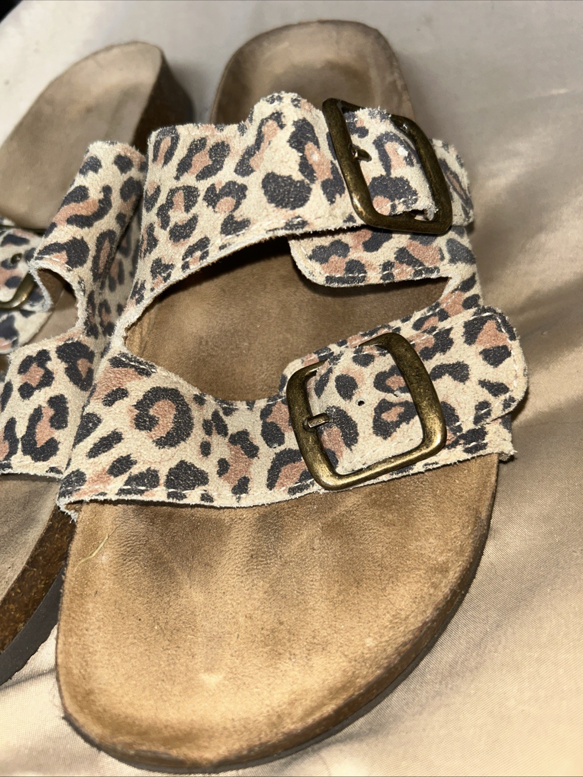 Mountain Sole Women’s Leopard Print Leather Buckle Comfort Slide Sandal Size 7.5