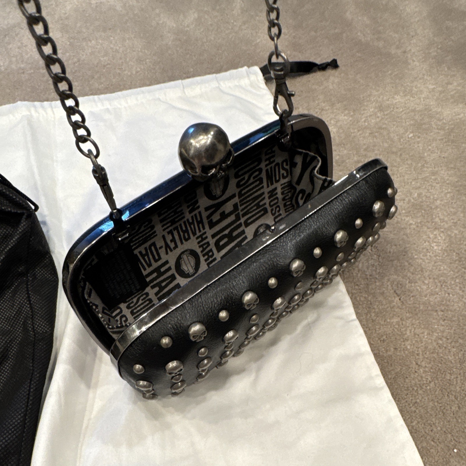Harley-Davidson Black Studded Skull Clutch Clasp Closure Chain Strap w/ Dust Bag