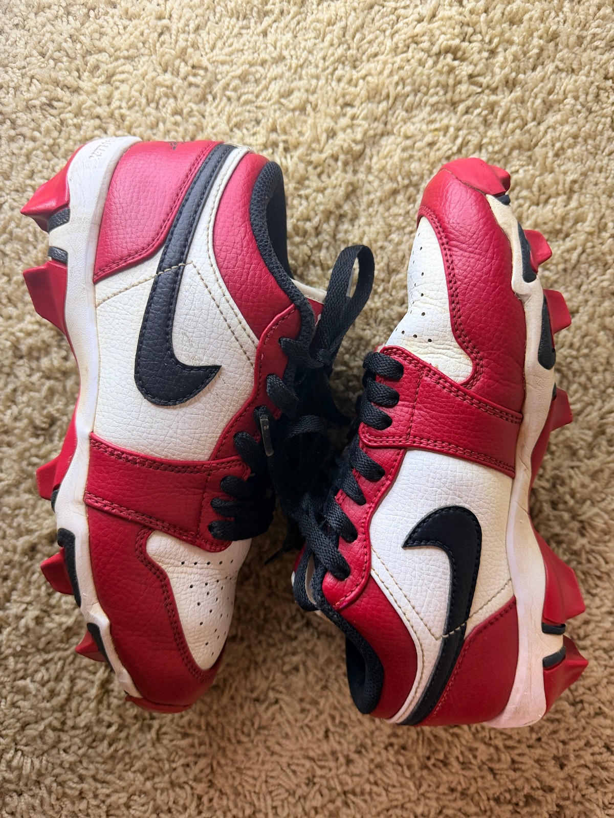 Jordan 1 Low Youth Multisport Cleat ‘Chicago’ Red HF6885-106 Size 4.5Y