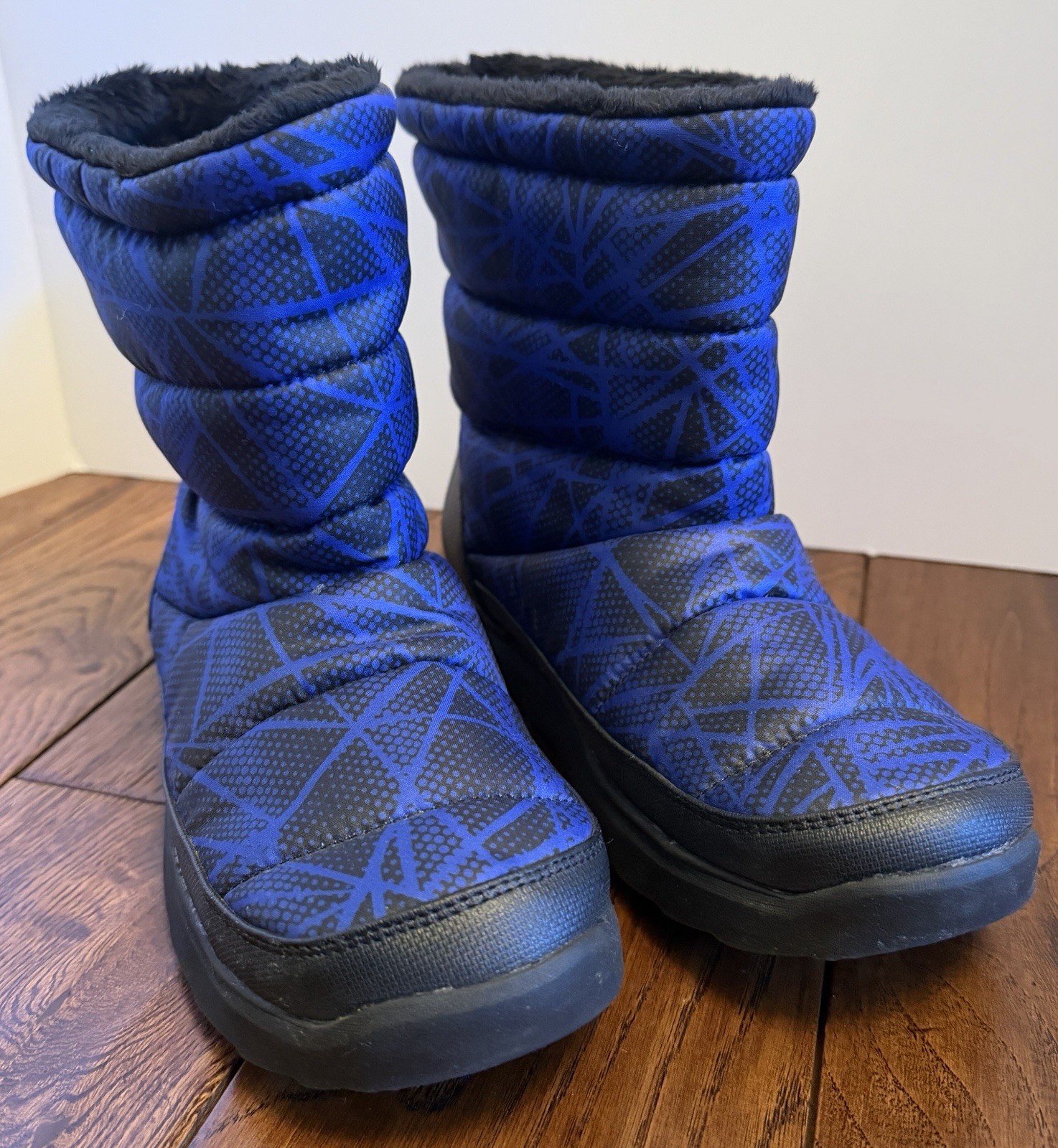 Size 9 M Kohl’s Tek Gear Snow Moon Boots Blue Nylon & Faux Fur Lining Excellent