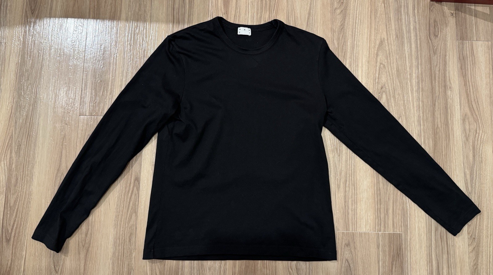 ASKET Long Sleeve T-Shirt Bundle (2 Shirts) – White & Black – Size Medium Short