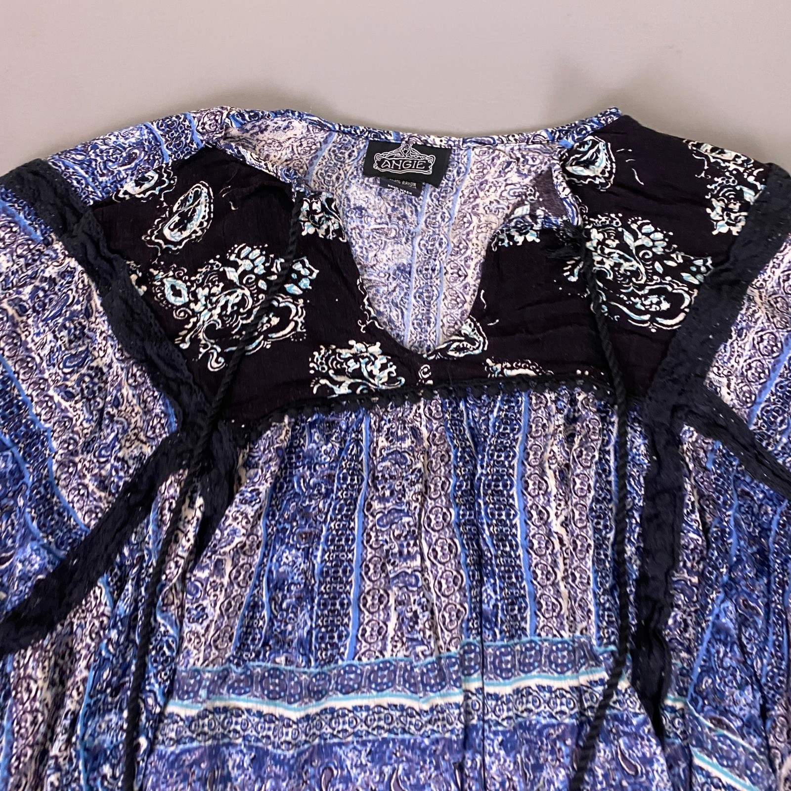 Angie Blouse Women’s Size Medium Blue Paisley Boho Peasant Tassel V-Neck Top