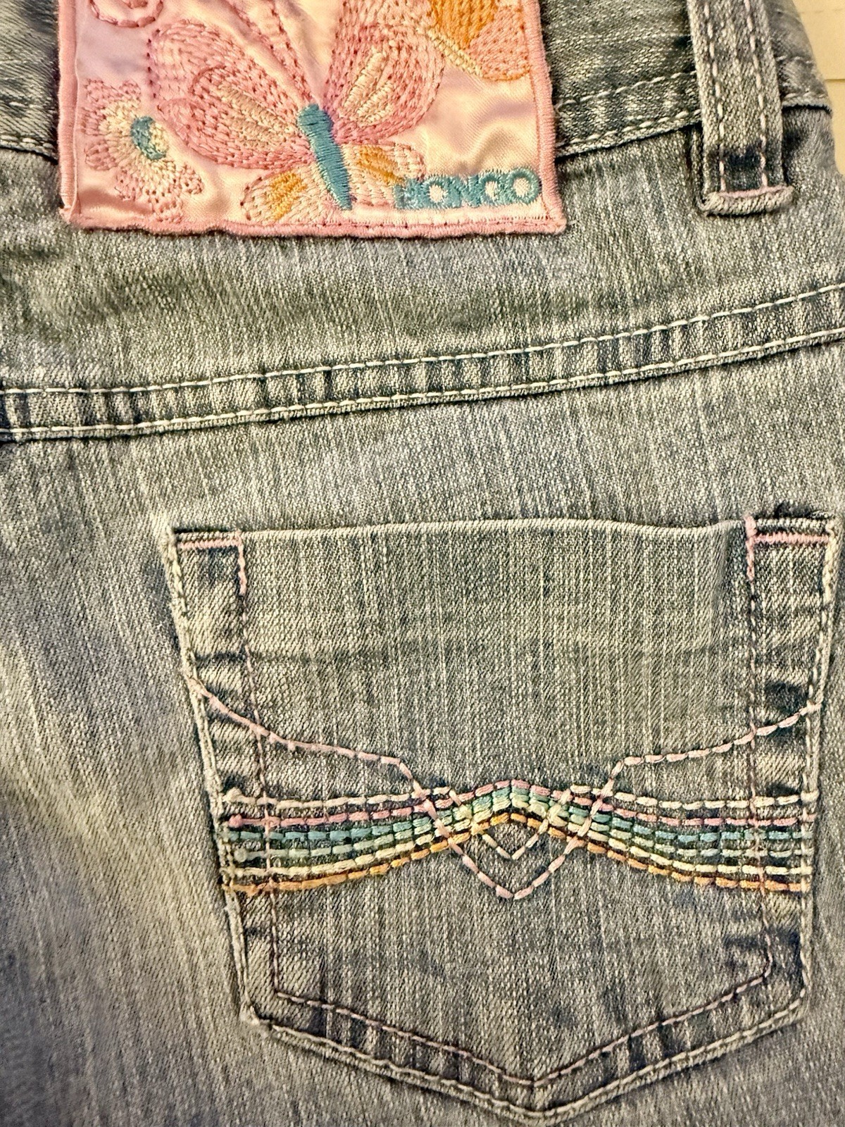 Y2K BONGO Girls Denim Capri Pants Size 7 with Embroidered Flowers
