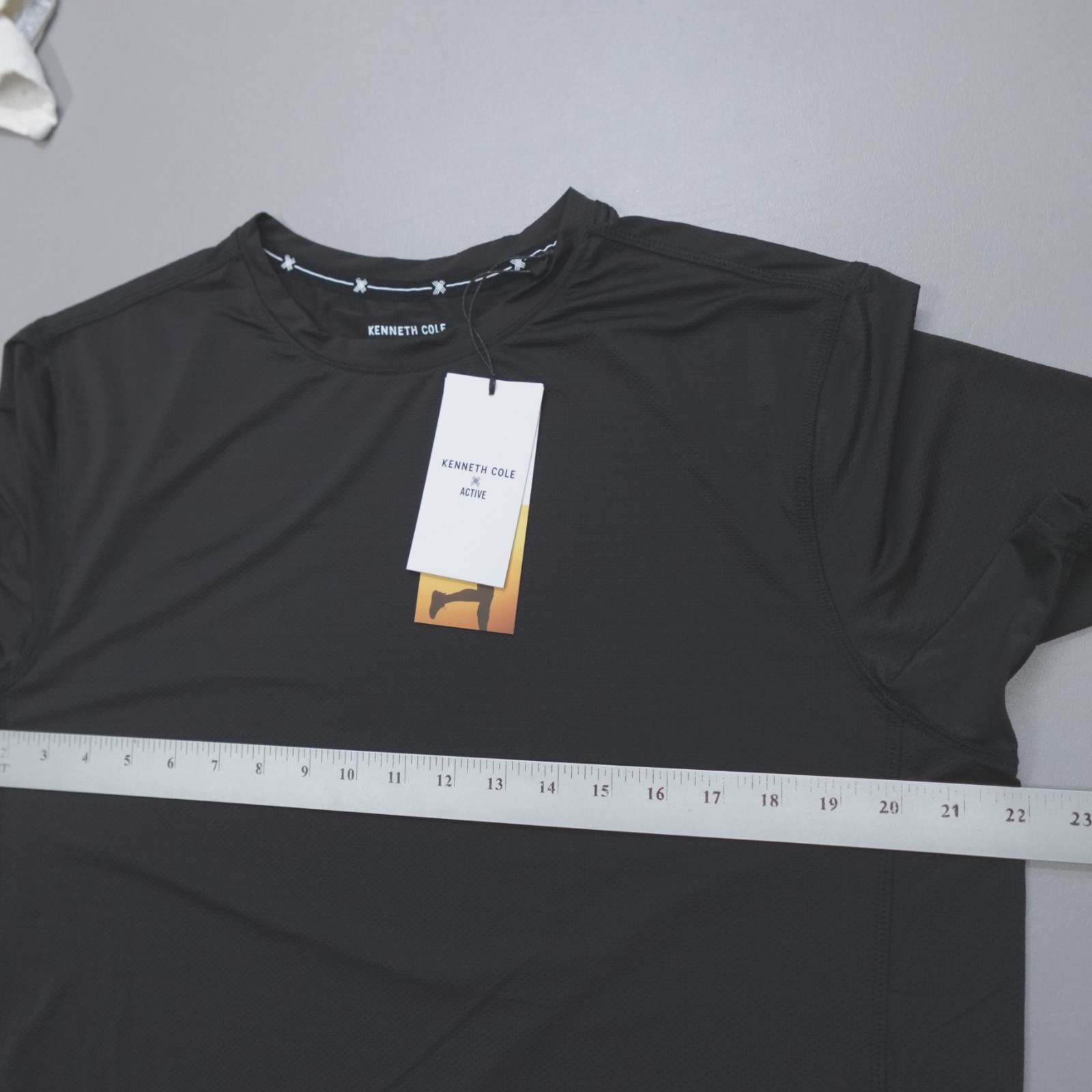 Kenneth Cole Men’s Tech SS Shirt Silky Mesh Stretch Wicking Soft Black