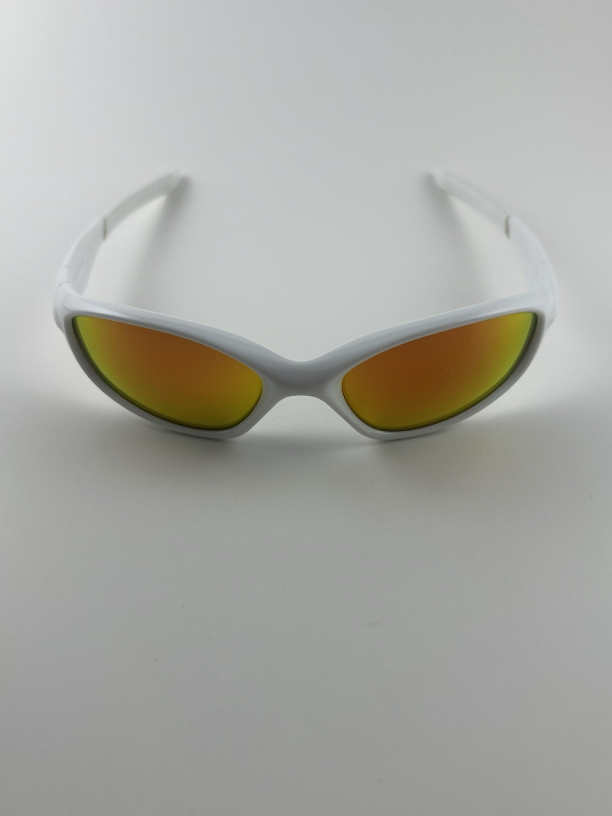 Oakley Minute 2.0 Polished White Frame Fire Iridium Lens White Icons Ear Socks