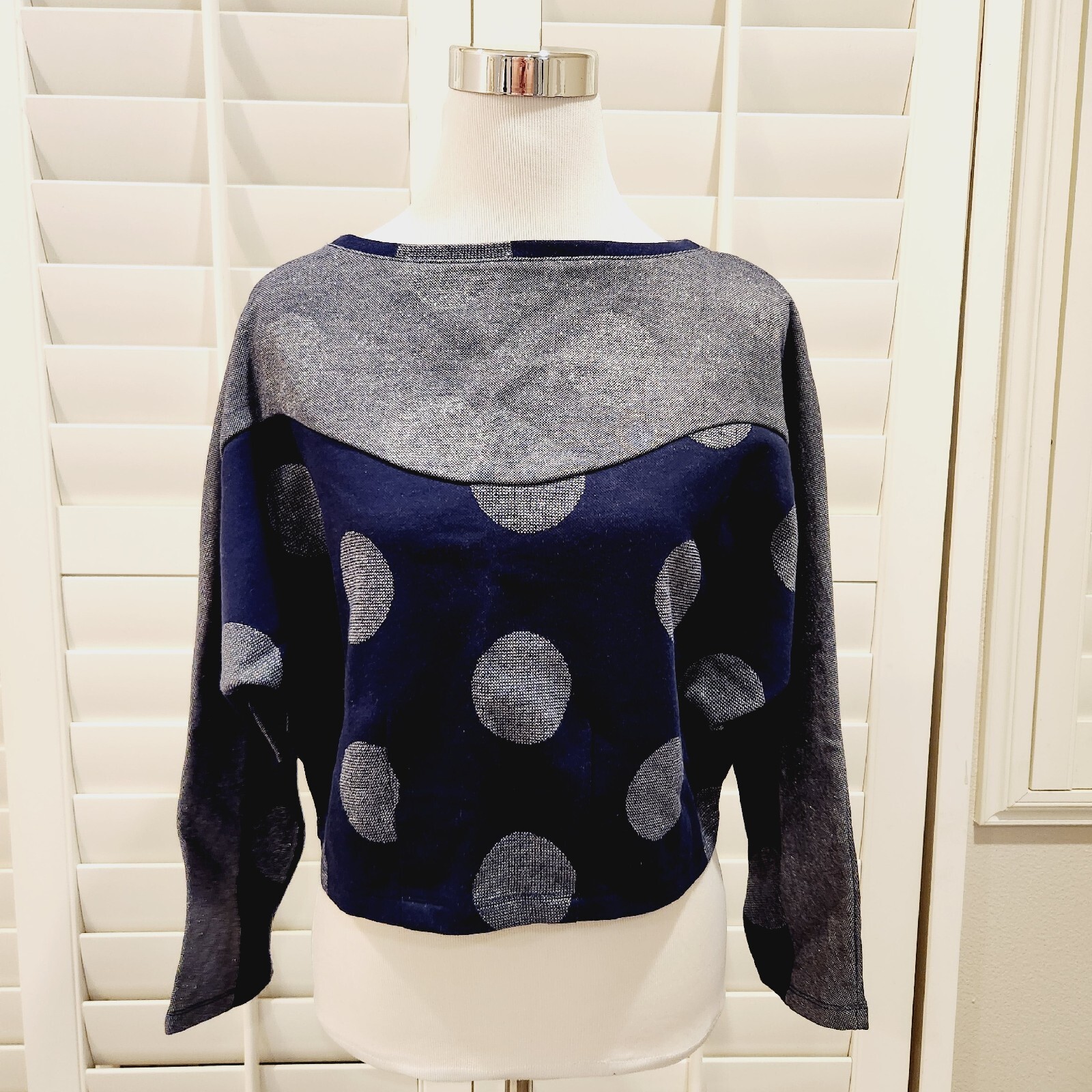 NWT POSTMARK Anthropologie Navy Metallic Dot Cropped Sweatshirt Size XS C261