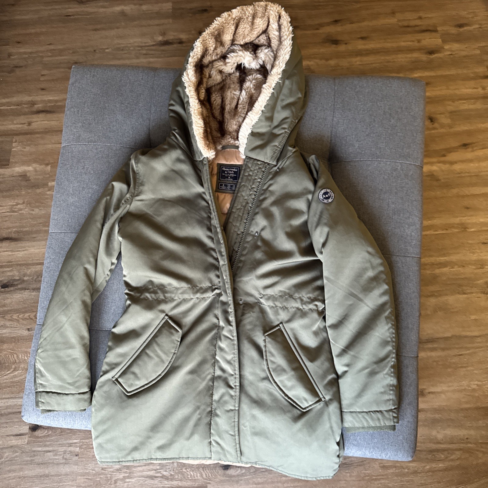 Abercrombie & Fitch Women’s Green Sherpa Lined Hood Jacket with Faux Fur Size M