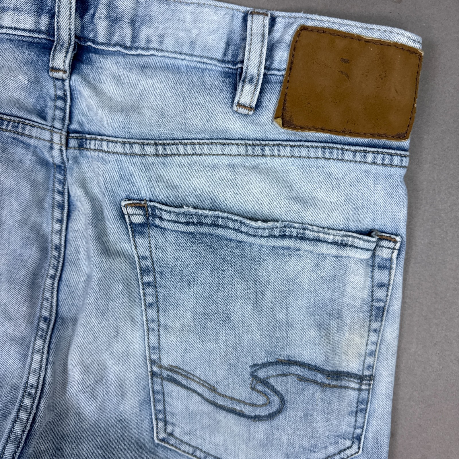 Silver Jeans Mens 34×34 Blue Craig Washed Out Faded Denim Pants Stretch Stone