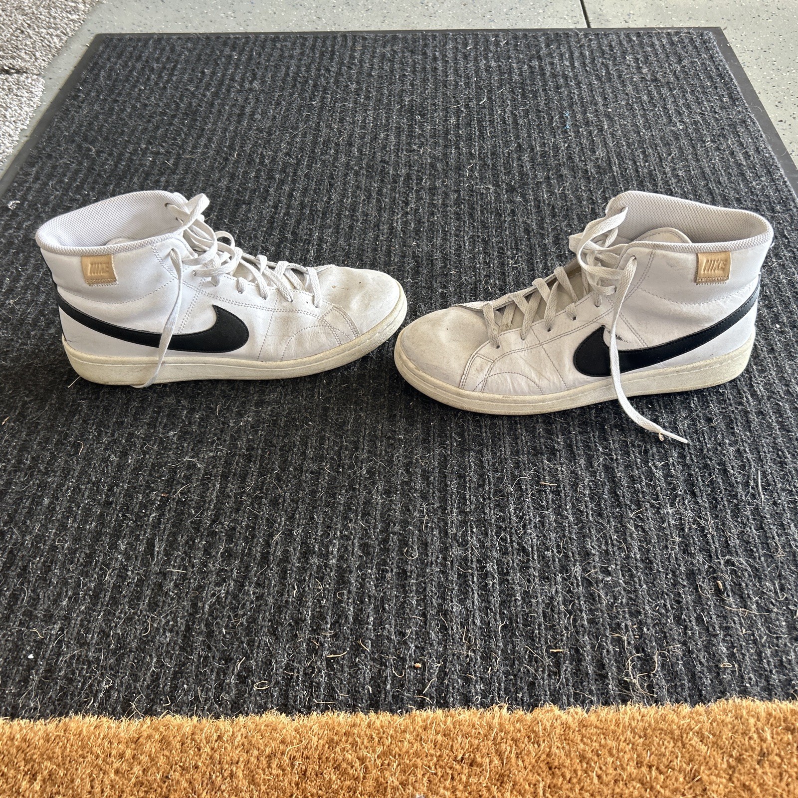 Nike Court Royale 2 Mid sneakers