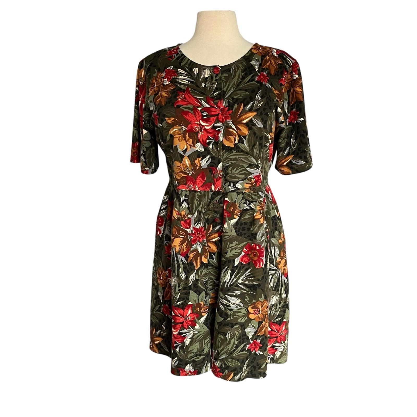 Capacity Knits Romper Sz M Lg Floral Print on Black SS Button Front Tie @ Back
