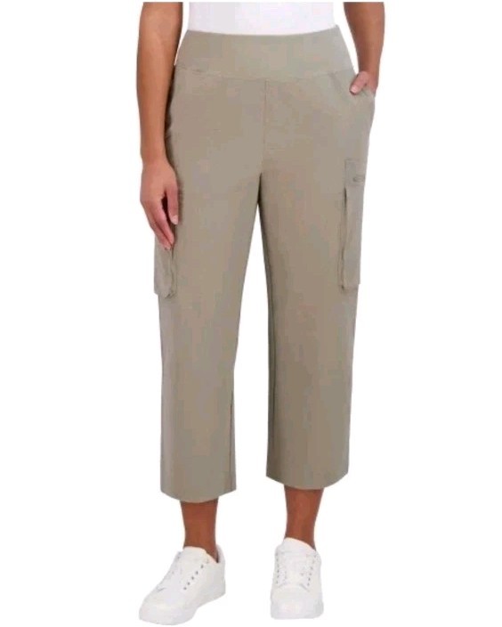 SAGE COLLECTIVE WOMENS CAPRI ZIP CARGO POCKETS PANT. INSEAM 25 1/2 “